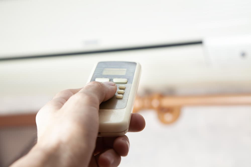 Discover how to set up your universal AC remote to enjoy optimal comfort in your home